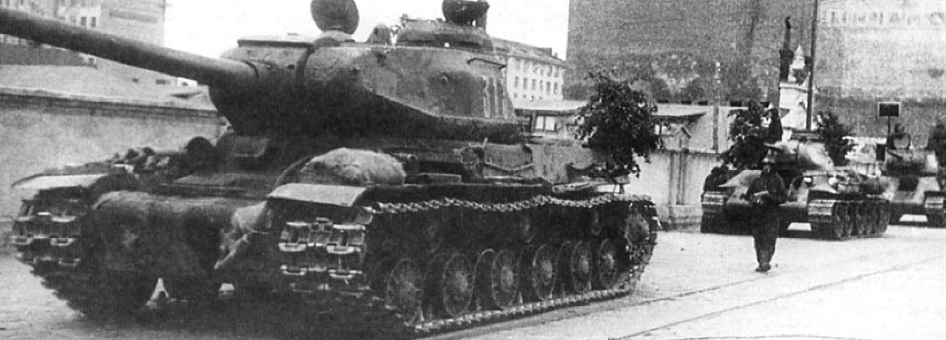 IS-2