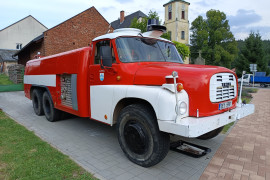 Tatra 148